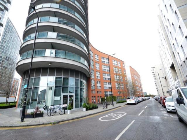 3 Double Bedroom Apartment E14