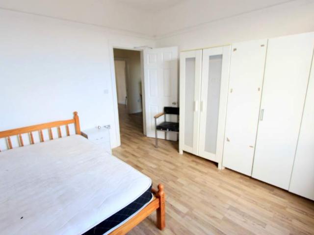 3 DOUBLE BEDROOM 1st Floor Flat. BIG BRIGHT and SPACIOUS