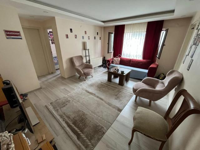 3.etap Göbekte Asker Kiracılı 1+1 Yapılı 3.kat Satılık Daire