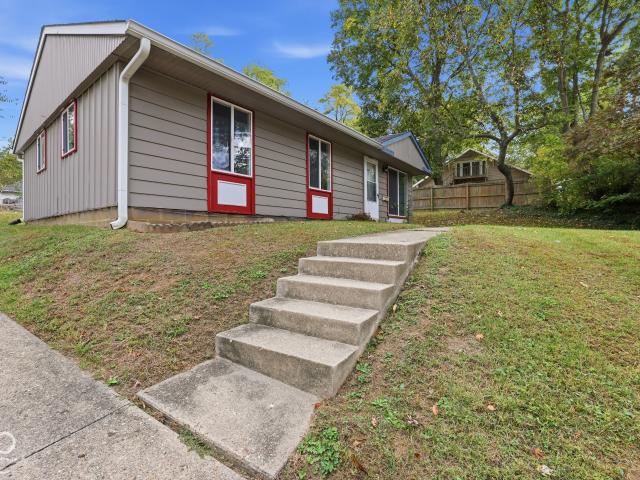 3 E Fairlane Court