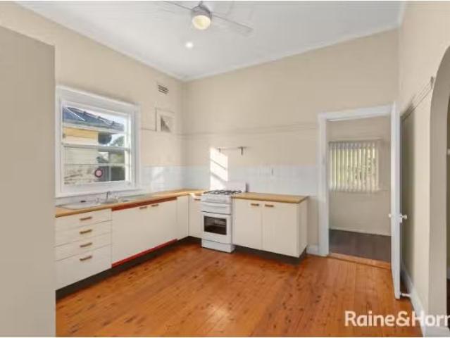 3 Edith Street, WARATAH House for rent Listed by Glen Cook of.