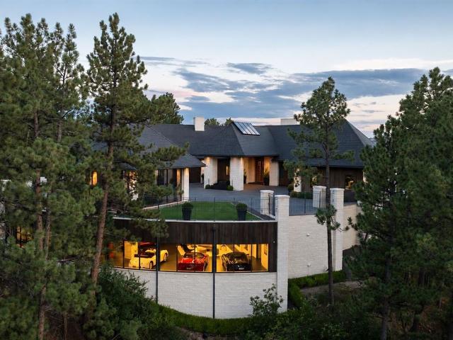 3 Elk Pointe Lane