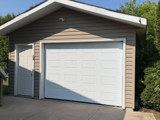 3 Elmwood Ave, Apt #15