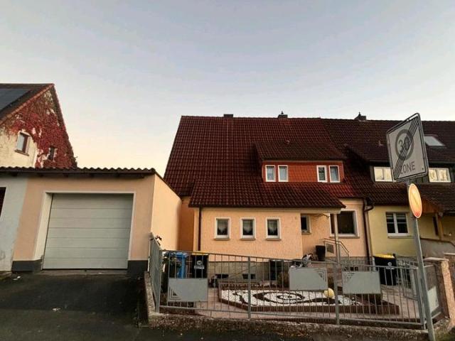 3 Familien Doppelhaushälfte zu verkaufen