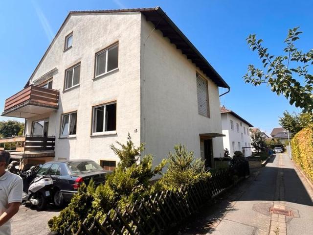 3 Familienhaus + DG ausbaubar Sanierungsbedürftig