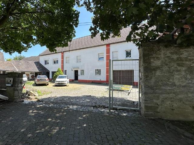 3 Familienhaus + Einfamilienhaus auf ca. 1.200 m² Grundstück