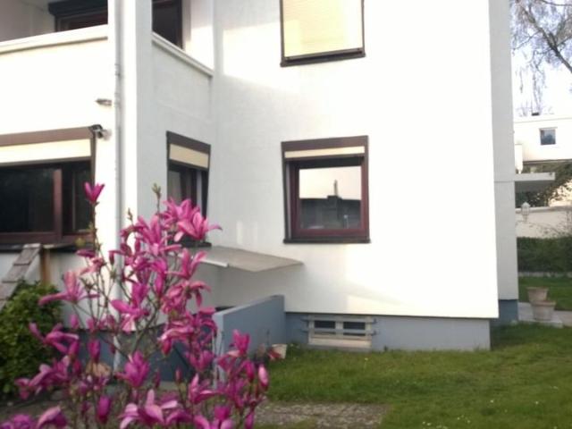 3 Familienhaus Huckelriede, 2 Whg frei, 3 Garagen optional