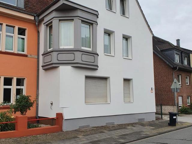 3 Familienhaus in Duisburg Homberg in 30er Zone EG Wohnung frei