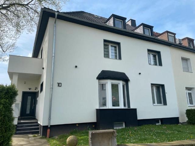 3 Familienhaus mit großen Grundstück + Baugrundstück
