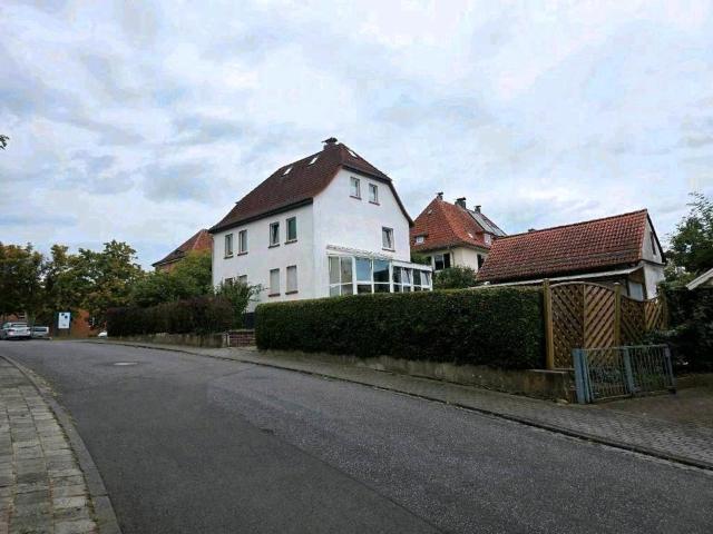 3 Familienhaus mit Wintergarten und Nebengebäude