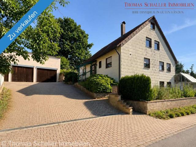 3 FH mit Nebengebäuden und großem Grundstück + 0,6 ha Wiesenfläche