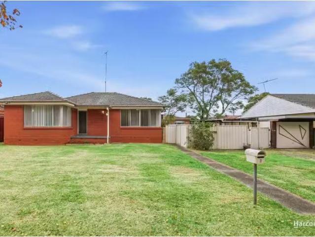 3 Fitzroy Crescent, Leumeah House for rent Listed by Campbell.