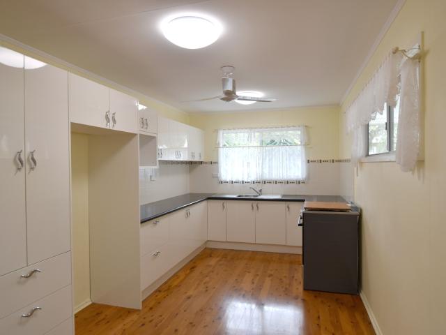 3 Flounder Crescent Toolooa, QLD 4680