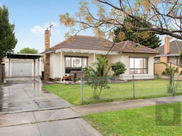 3 for the Price of 1 3 Bedroom House, 2 Bedroom Unit, and a Massive Garage