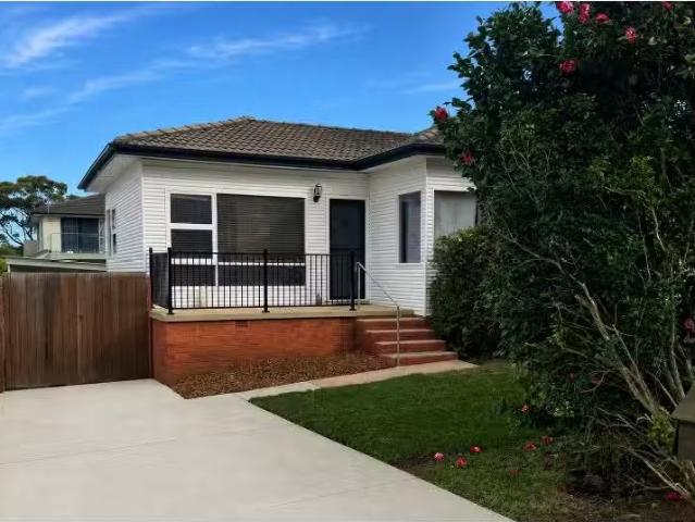 3 Gertrude Street, Beacon Hill House for rent Listed by Aaron.