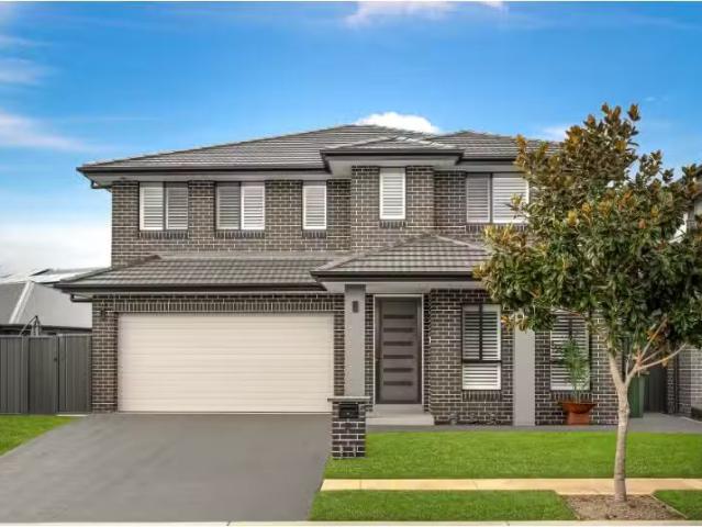 3 Gibbs Crescent, Catherine Field House for rent Listed by Ro.
