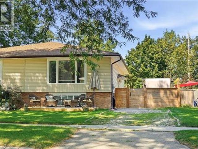 3 Glengrove Avenue, Grimsby, ON, L3M 4L6 house for sale | Listing ID 40862 | Royal LePage