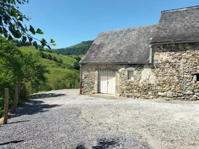 3 granges sur 2,6ha