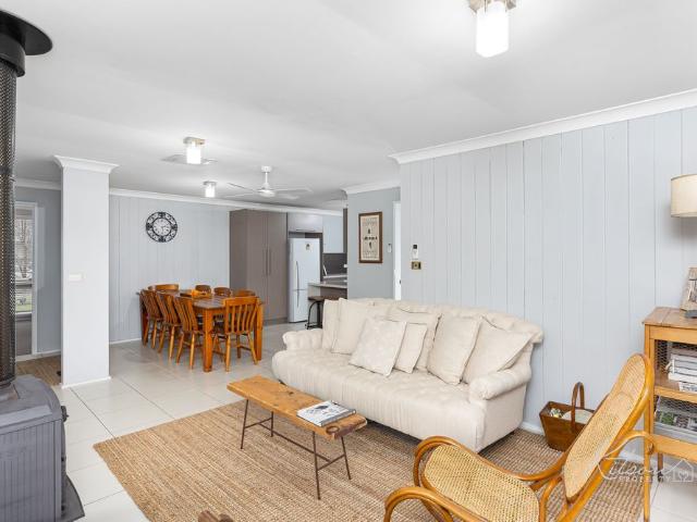 3 Grace Avenue Lake Albert NSW