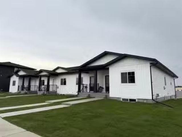 3 Gray Close, Sylvan Lake, AB, T4S 0W4 house for sale Listi.