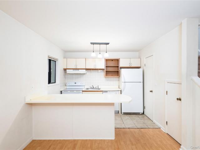 3 Hudson Heights Drive