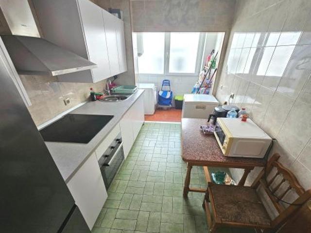 3 HABITACIONES DISPONIBLES! EXCLUSIVO PARA CHICAS ESTUDIANTES, DE 4 DORMITORIOS + 2 BAÑOS