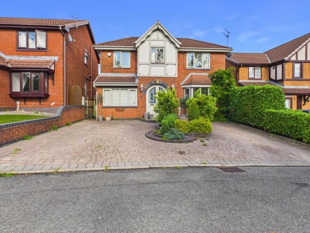 3 Hardrush Fold Failsworth. 4 bed detached house to rent £3,000 pcm £692 pw