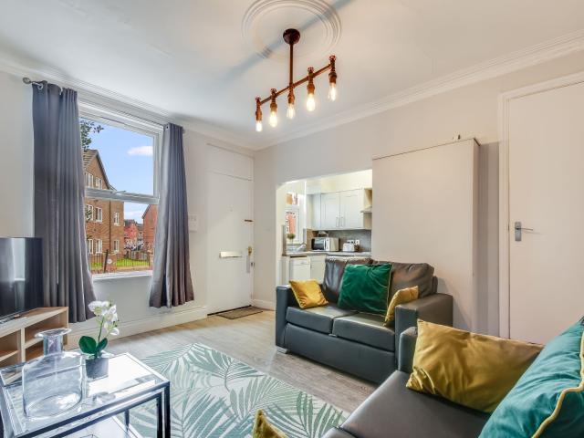 3 HESSLE STREET Leeds LS6 1EL