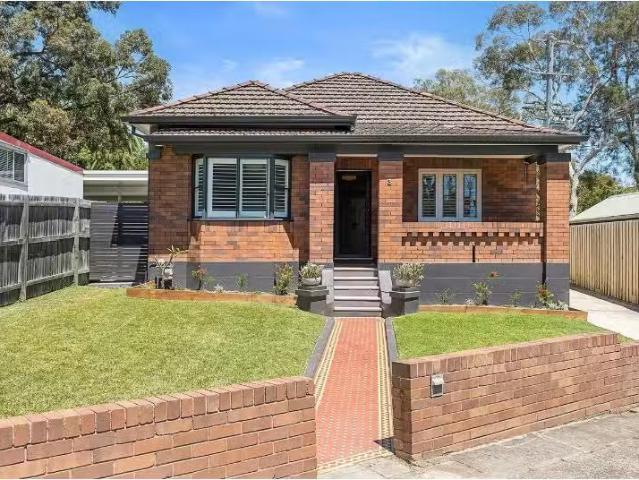 3 Higginbotham Road, Gladesville House for rent Listed by Nad.