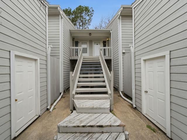 3 Hideaway Drive