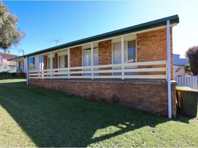 3 Hodge Street, MACKSVILLE House for rent Listed by Jodie Pri.