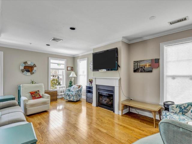3 Honora Ct, Unit 3, Buzzards Bay, MA 02532 | MLS #22602