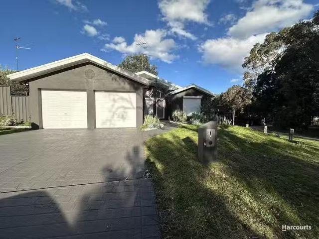 3 Hovea Way, Mount Annan, NSW 2567