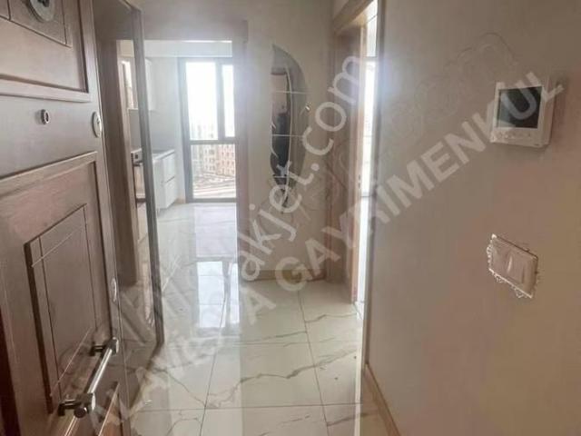 3. İstanbul Hasbahçe'de 2+1, 105m², Yol Cepheli Satılık Daire