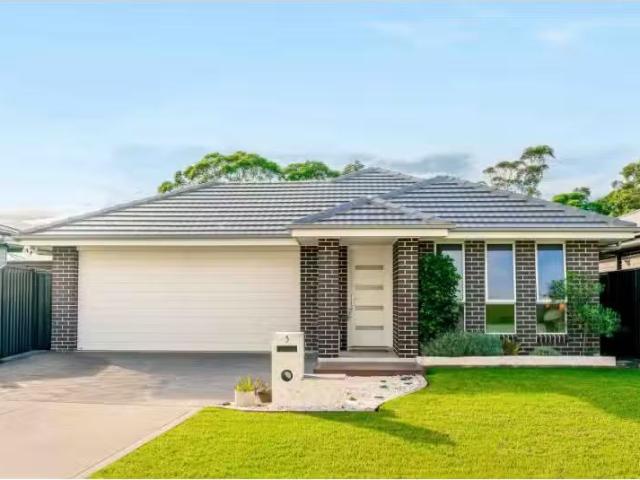 3 Joyner Street, Thirlmere House for rent Listed by Erin Vaio.