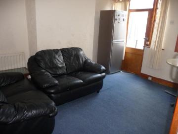 3 Kelso Gardens University Area Leeds. 4 bed house to rent £1,377 pcm £318 pw