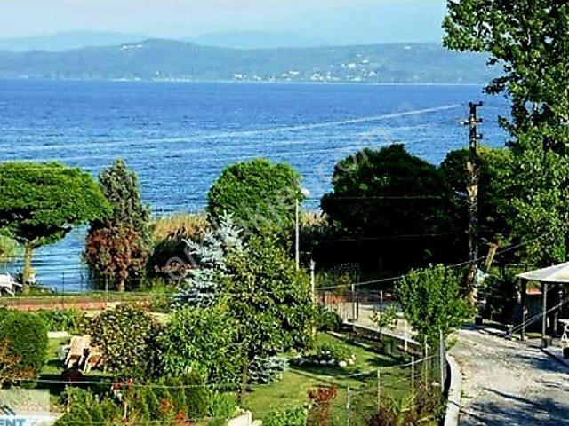 3 Kent'ten Sapanca Gölü'ne Sıfır Meyve Ağaçlı Satılık 5+1 Villa