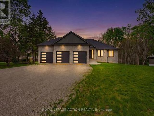 3 Kings Lane, Brant, ON, N0E 1R0 Luxury House for sale | Listing ID X12709 | Royal LePage Carriage Trade Luxury Properties