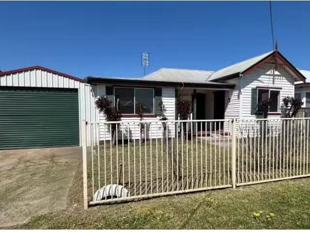3 Lydia Street, Tamworth House for rent Listed by Talia Woolf.