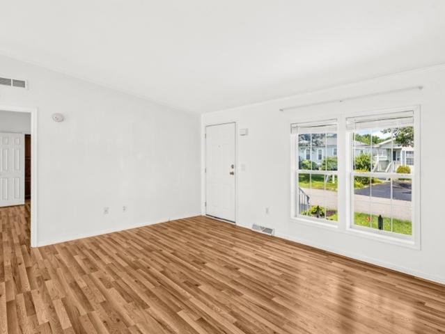 3 Lantern Ln
