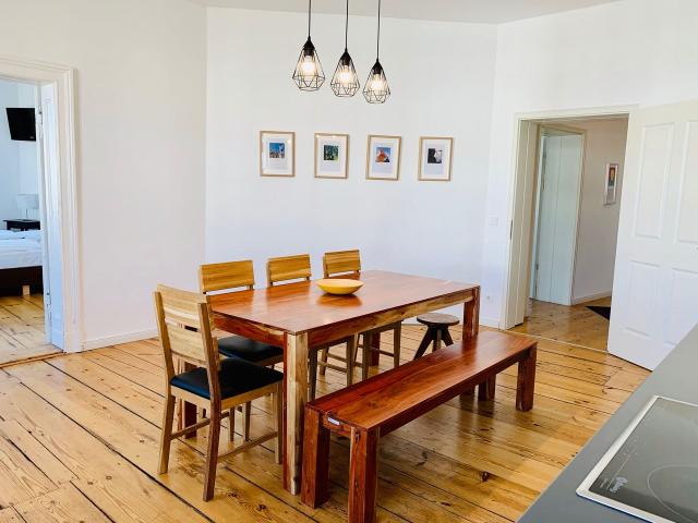 3 large rooms in classical Berlin building with lift close to Kollwitzplatz and ALEX, Berlin Amsterdam Apartments for Rent