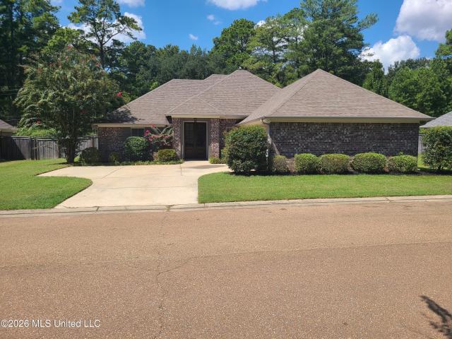 3 Lenox Court