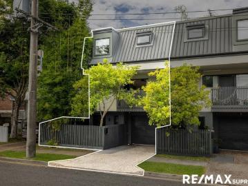 3 Level Premium Townhouse with Great Location to Brisbane CBD!