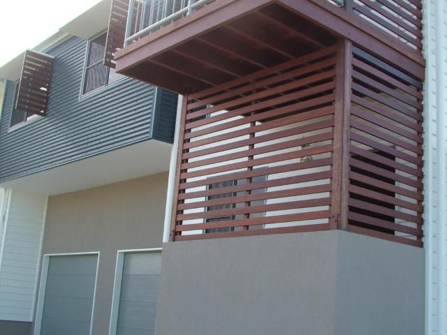 3 levels of living close to schools shops and beach