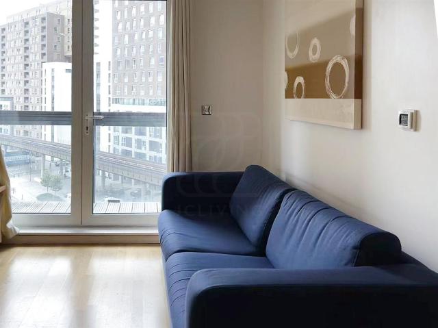 3 Limeharbour, London E14, 2 bed flat to rent, £2,600 pcm | PrimeLocation