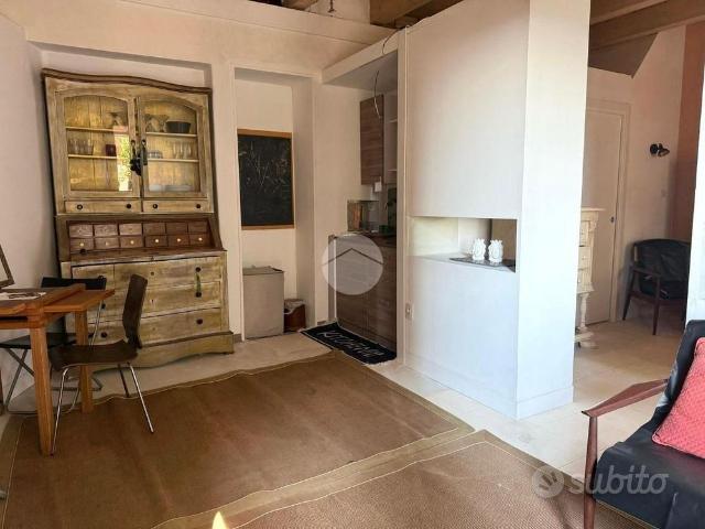 3 LOCALI A NAPOLI