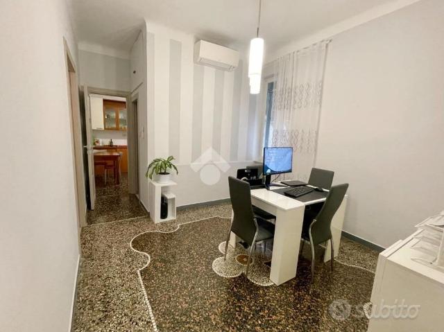 3 LOCALI A GENOVA