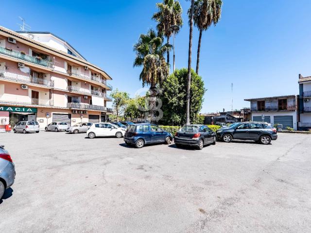3 locali in vendita a Santa Venerina, Linera
