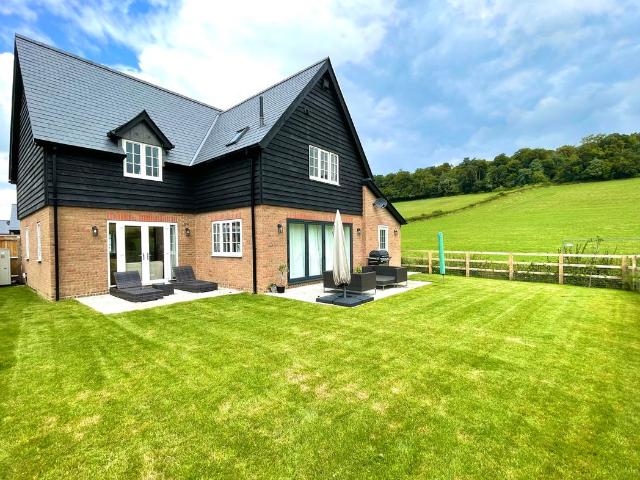 3 Pablo Court, Chesham HP5, 4 bed detached house to rent, £3,550 pcm | PrimeLocation
