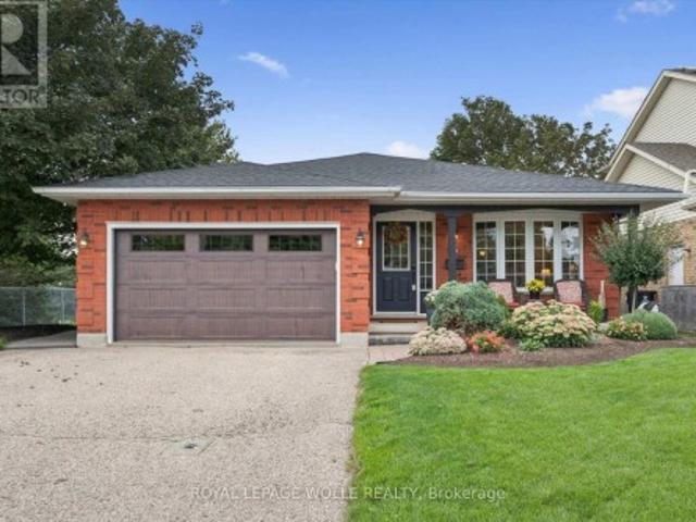 3 Peregrine Crescent, Woolwich, ON, N3B 3J2 house for sale | Listing ID X13755 | Royal LePage